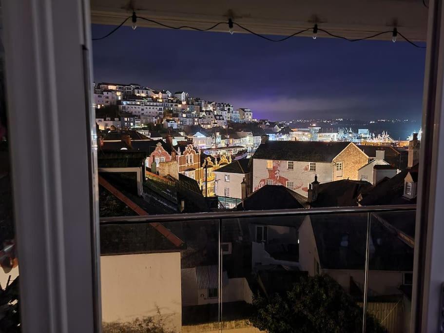 Stunning Penthouse Views To Harbour With Parking. Apartment Brixham
